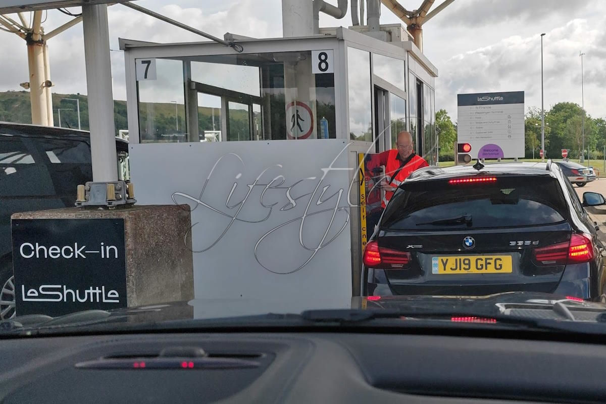 Change A UK Vehicle Address to Northern Ireland to Avoid Spanish